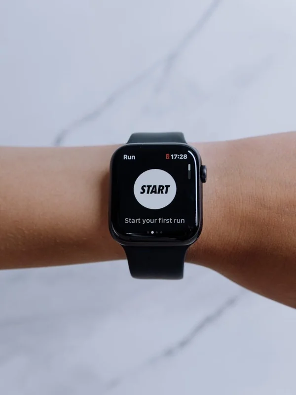 Smartwatch mit Start-Display – Trainingssteuerung durch moderne Lauftechnik